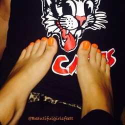 kimberlylohanlegs:  Beautiful Amazing feet-@feet_couple #feet