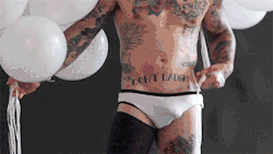 jocks-bros-n-hipsters:  hotguyswithtats:  See also on Tumblr