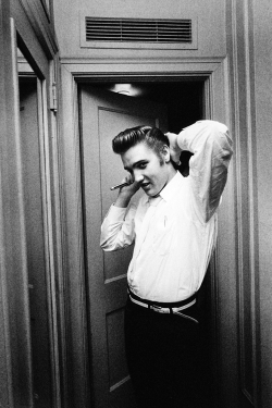 vintagegal:  Elvis Presley photographed by Jay Leviton,1956