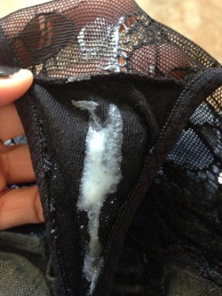princesspantyplay:  Wow! I could feel the cream seeping out of