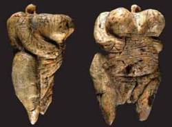 historyartsculture:  Venus of Hohle Fels : The Venus of Hohle