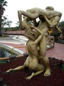 amzmom:  I want one for the front garden:) 