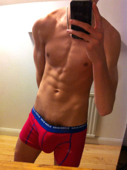 youngguys4you:  Oh my god, it’s HUGE!! Would love to try…