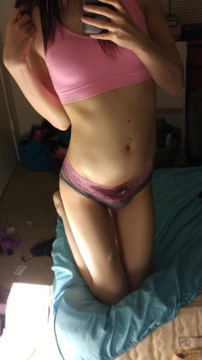 clairemalice:Todays panties. And some panty play.  Sorry quality