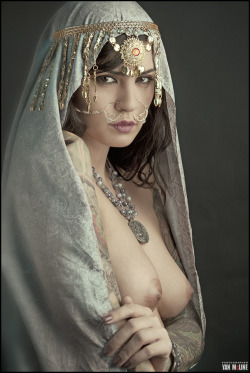 eroticwitch:      ©Photo: Yan Mcline.      Lovely photo
