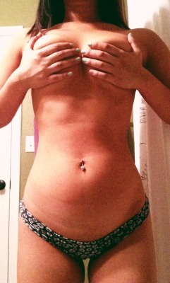 sexysexnsuch:  Topless submission from http://lashesandlust.tumblr.com/