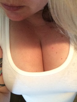 Fucking love these tits!!