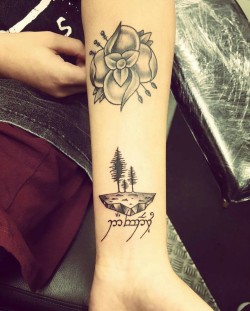 tattoos-org:  Tattoo says “adventure” in elvish!Submit Your