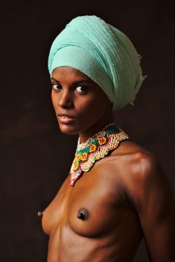 blackandsculptural:  blackandsculptural #ebony #ebonybodies #ebonybeauty