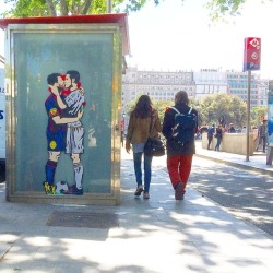 princesa-dybala:  “El Amor es ciego” streetart in Barcelona