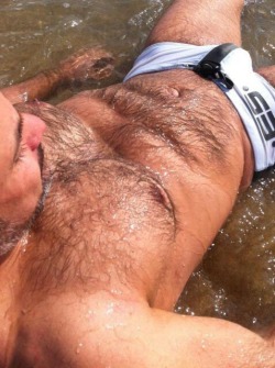 WOW, Here’s the Hunky Delicious Daddy I want for the summer