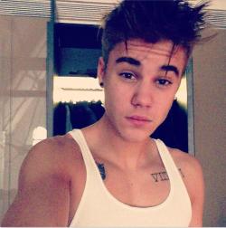 justbelievenkeepfighthing:  justin on We Heart It - http://weheartit.com/entry/58548069/via/DreamerWings