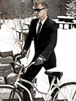 Jonathan Waud Suit   Bike = :]
