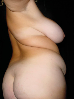 nudebbwpics:  Fat bbw pics  Love the tan lines