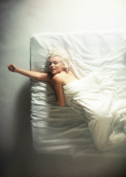 ourmarilynmonroe:  Marilyn Monroe photographed by Douglas Kirkland,