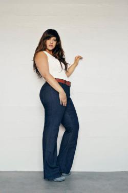 curveappeal:   Denise Bidot  42 inch bust, 34 inch waist, 46