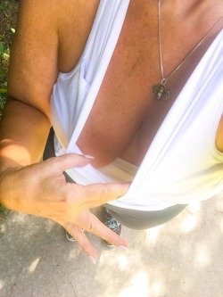 69honeybeez1:  It’s HOT this morning on the walking trail…