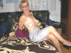 tedstoner:Sexy granny What a great pair of huge nipples.