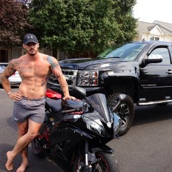 jockjizz:  The pickup and bike is a great way to start serving
