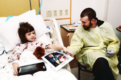 mrsalexcavill:  Chris Evans Visits Patients At Boston Children’s