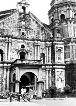 fyeah-history:  Binondo Church after an 1863 earthquakeEarthquake