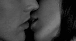 fr3nch-kisses:  Sexual romance blog x 