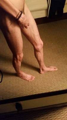 myfeetlife:  I have such veiny legs! I think running might be