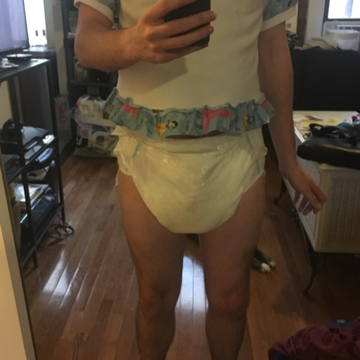 fetbuddy:  Vine 1 of diaperboy trying to fondle himself through