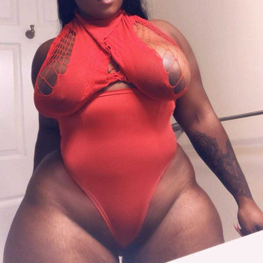 addicted2curvez:  redbonebooty:  Oh Pinky baby, she so damn chonky