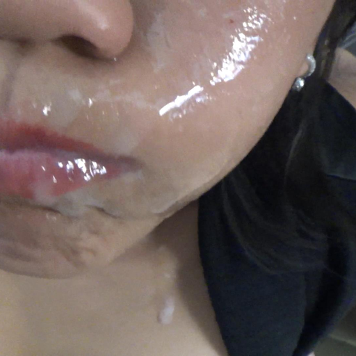 fuzzygumby:  Mariah Leonne huge facial   OMfg that is a huge