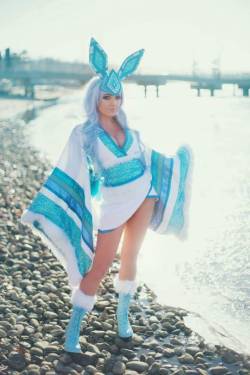 kamikame-cosplay:  kamikame-cosplay:Here you have all the Eeveelutions