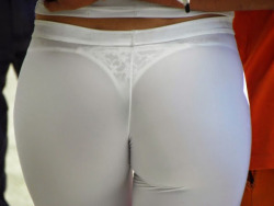 yoga-pants-pictures:  Yoga Pants Pictures — MUST SEE: Leaked