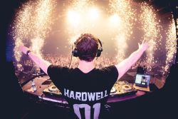 rave-world:  Hardwell ~ I AM HARDWELL Manchester 