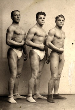 toinelikesart:  ca. 1925 / Bodybuilders MODELS / COUNTRY - N/A