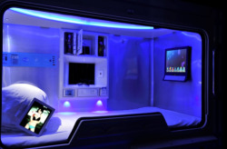 theorgyorganizer:  Chinese Space Capsule Hotel with robot staff