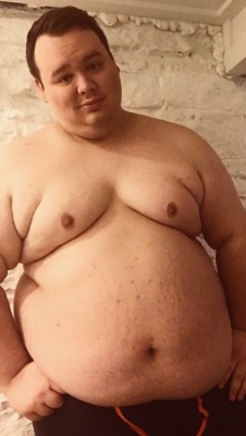 tychub92:  Showing off my full chest  