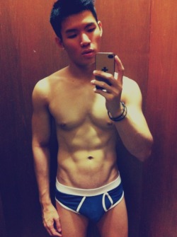justshootit:  Fan submission!  He has a pretty nice package below