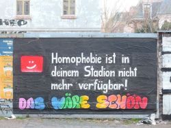 hackschnitzel:  “Homophobie ist in deinem Stadion nicht