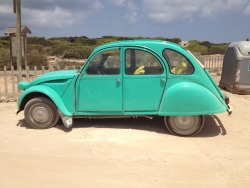 pauwow:  2CV in Formentera, a couple of years ago. 