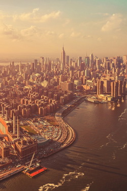 r2–d2:  A Sunny Manhattan Afternoon by (ill-padrino) |