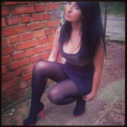 #sexy #girls #woman #women #teens #brunette #legs #legs_real
