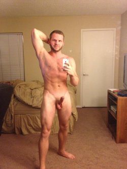 toddtx25:  pornogayme:    Yummmmy  Great sack on this Who;)