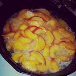 The beginning of #NOMM #peaches #skillet #butter and soon #brownsugar!