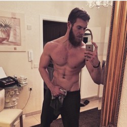 tzaris:  @aaronclay9 #beardmuscle  Ditch the shave and pick up