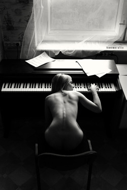 honestarrogance:  I want to hear a melody that is only for Me.~