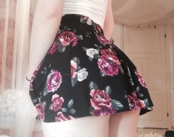 le-butts:New floral skirt ✨