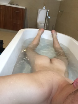 gaysouthaussie:  aidandesu:  This bath smells good  gaysouthaussie