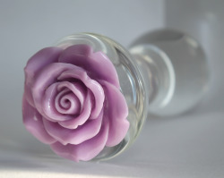 kittensplaypenshop:Made some more rose plugs. These however are