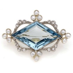 thepracticalgemologist:  Edwardian aquamarine, diamond and pearl