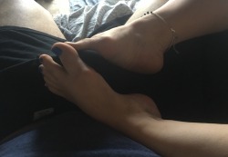 dreamfeetteam:  Gave a lucky someone a nice tease! 